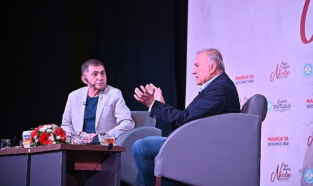 Murathan Mungan Manisa'da Sanatseverlerle Buluştu