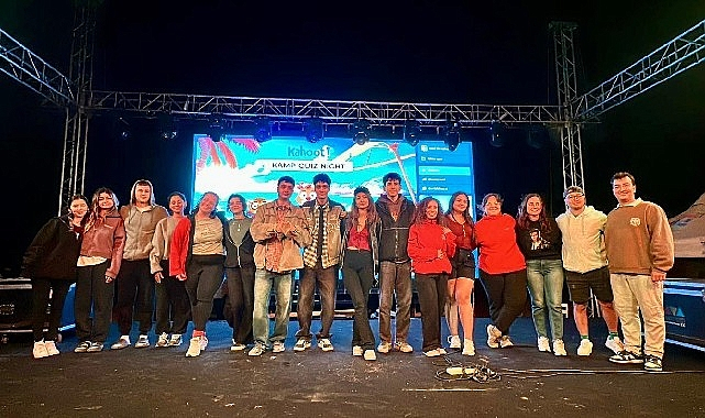 Gençler Büyükşehir'in Foça'daki kampında gönüllerince eğlendi
