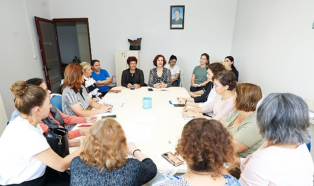 Narlıdere'de Kadınlar Haklarını Öğreniyor