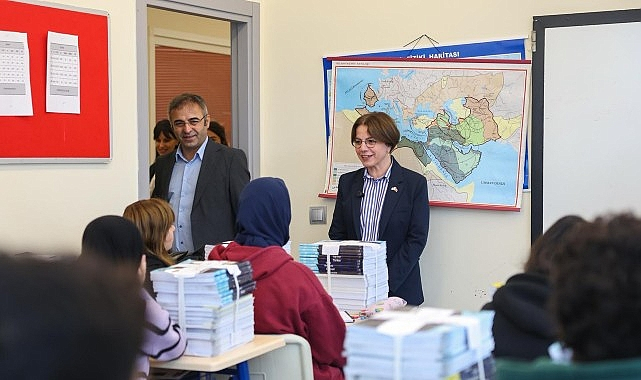 Sınavlara Hazırlanan Öğrencilere Belediye'den Kaynak Desteği