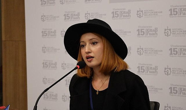 ″Kitapların Perisi″ yapay zekaya karşı uyardı