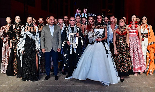 Şanlıurfa'da Kadim Dokuma Geleneği 'Moira by Urfa' Koleksiyonuyla Moda Sahnesinde