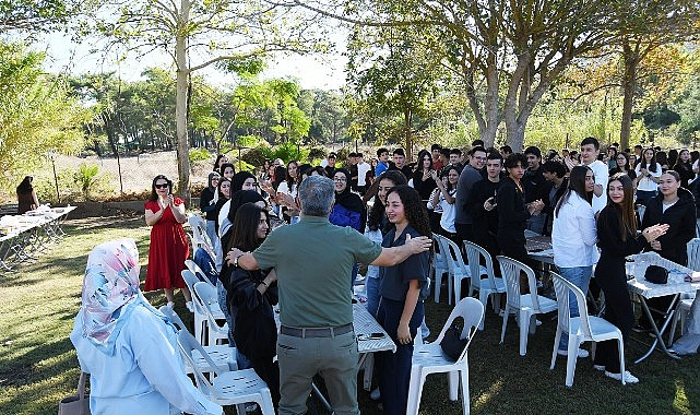 Başkan Topaloğlu, Üniversite Adayı Öğrencilerle Yemekte Buluştu