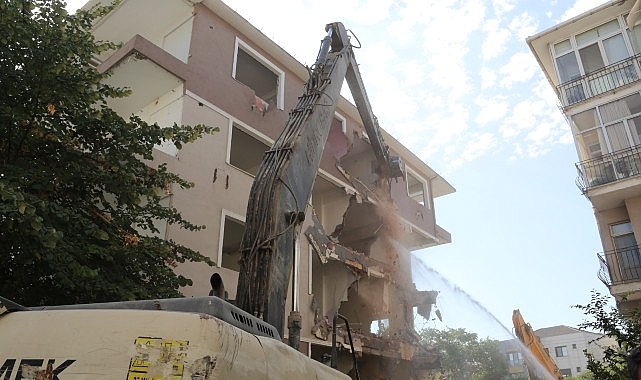 Bakırköy'de Yüksek Riskli Yapılar İçin Dönüşüm Başladı