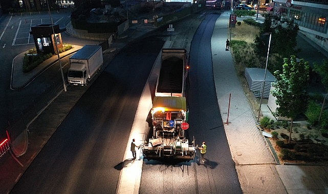 Küçükçekmece'de Asfalt Çalışmaları ile Yol Konforu Artıyor
